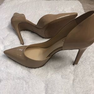 Jessica Simpson , size 10 Nude pump.